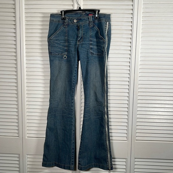 Y2K. Vanilla Star Jens, with Zippers in the side. Size: 9 juniors. - Picture 1 of 14